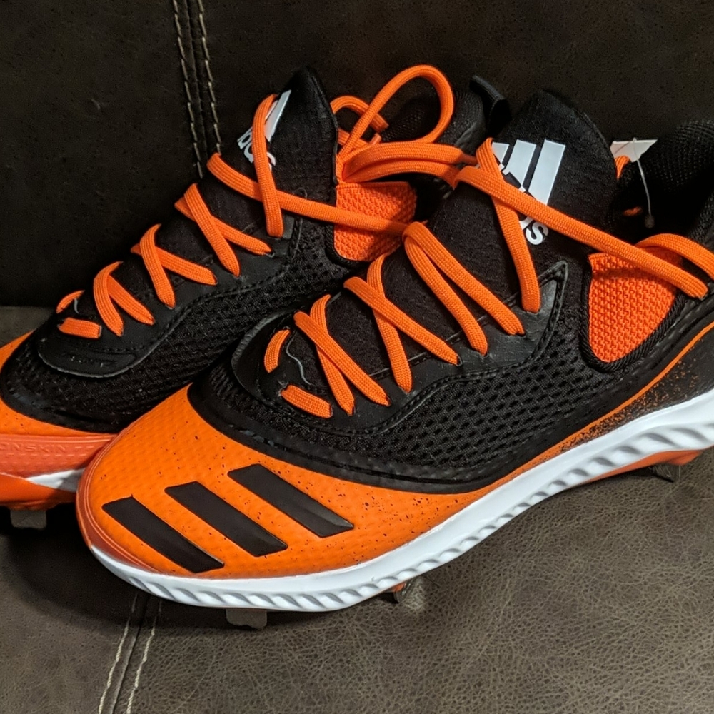 NEW Adidas Icon V Bounce Cleats